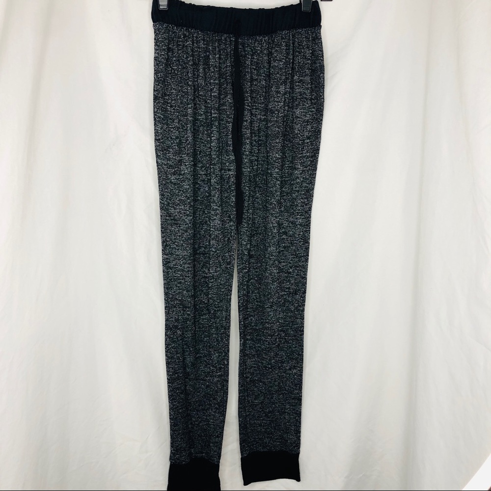 3️⃣ Bundle Girl’s joggers with waist tie